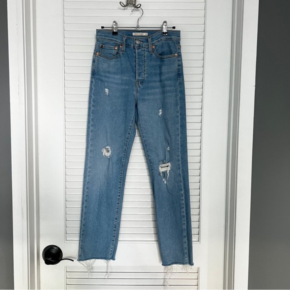 Levis Wedgie Straight Arctic Tundra Light Wash Distressed Jeans Size 27